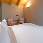 Paraiso & 4*